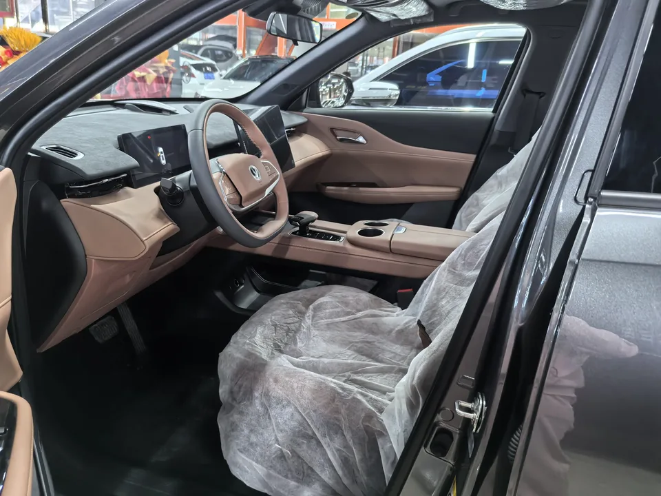 Changan UNI-Z PHEV Blue Whale iDD 125KM Leading Edition 2026 — миниатюра 3