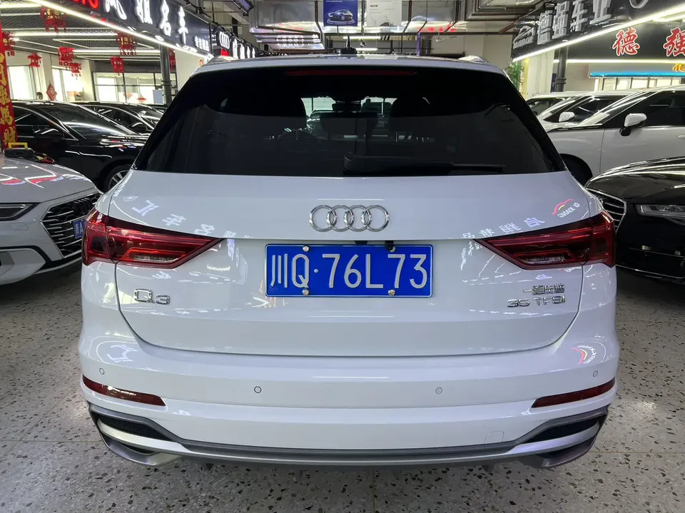Audi Q3 Audi Q3 2022 35 TFSI Fashionable and Dynamic 2022 — миниатюра 2
