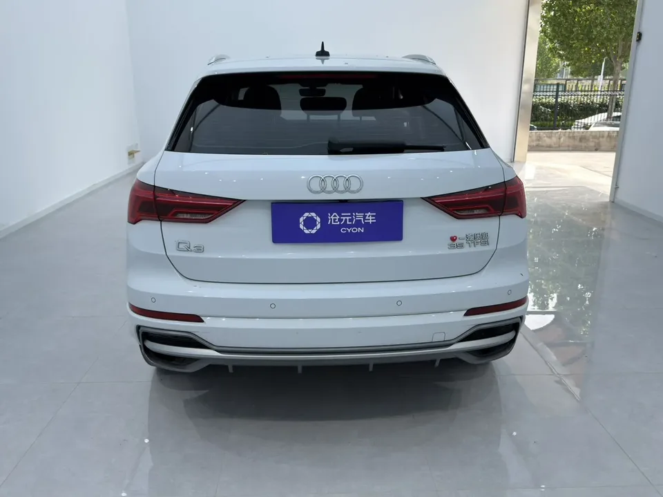 Audi Q3 Audi Q3 2022 35 TFSI Fashionable and Elegant 2022 — миниатюра 2