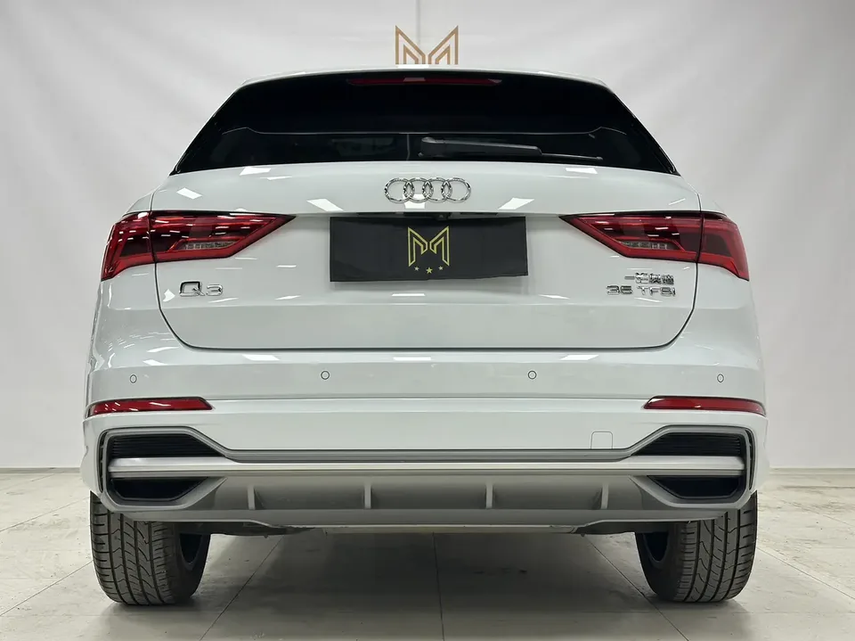 Audi Q3 Audi Q3 2022 35 TFSI Fashionable and Dynamic 2022 — миниатюра 2