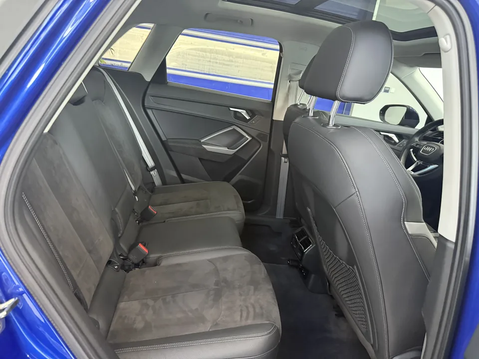 Audi Q3 Audi Q3 2022 35 TFSI aggressive and dynamic model 2022 — миниатюра 5