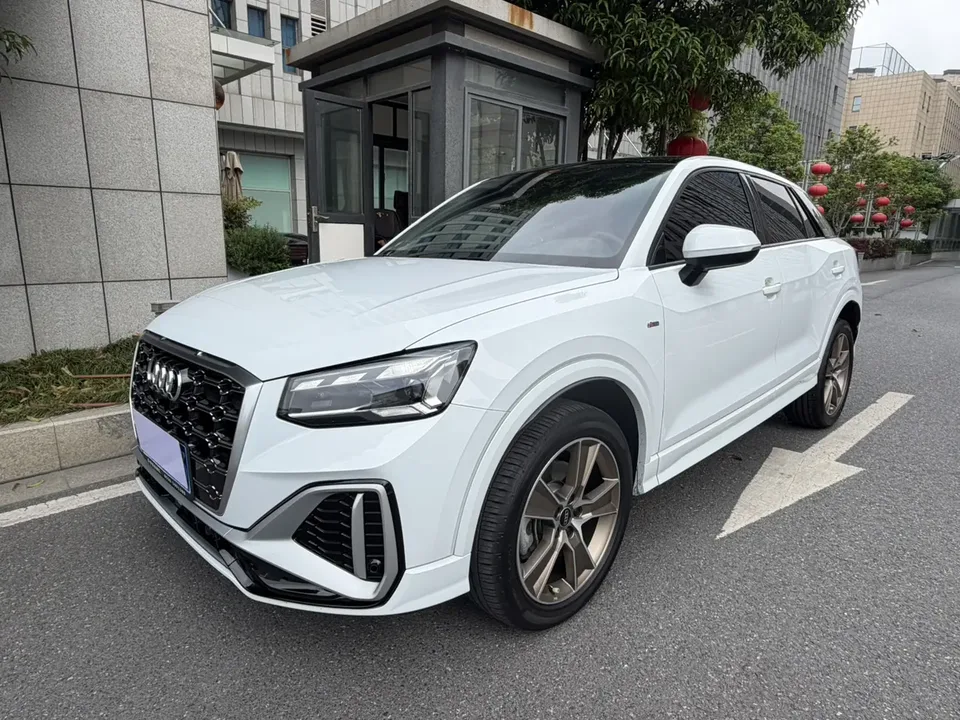 Audi Q2L 2025