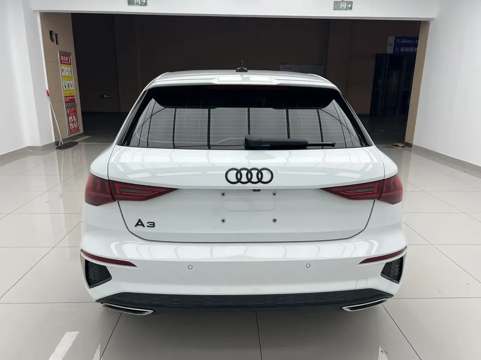 Audi A3 Sportback 35 TFSI stylish and sporty 2023 — миниатюра 2