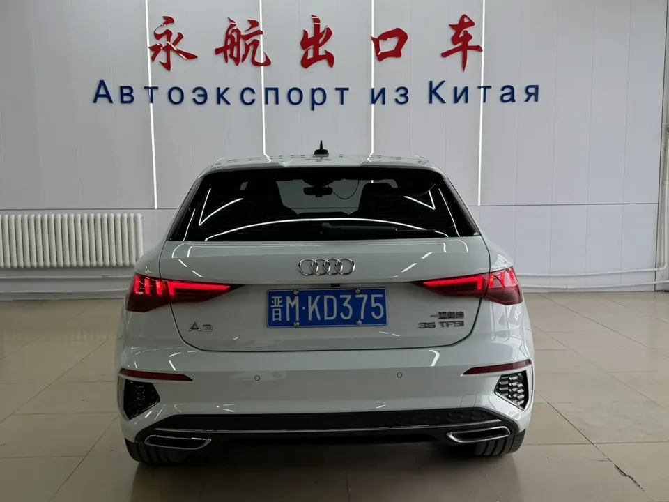 Audi A3 Sportback 35 TFSI stylish and sporty 2023 — миниатюра 2