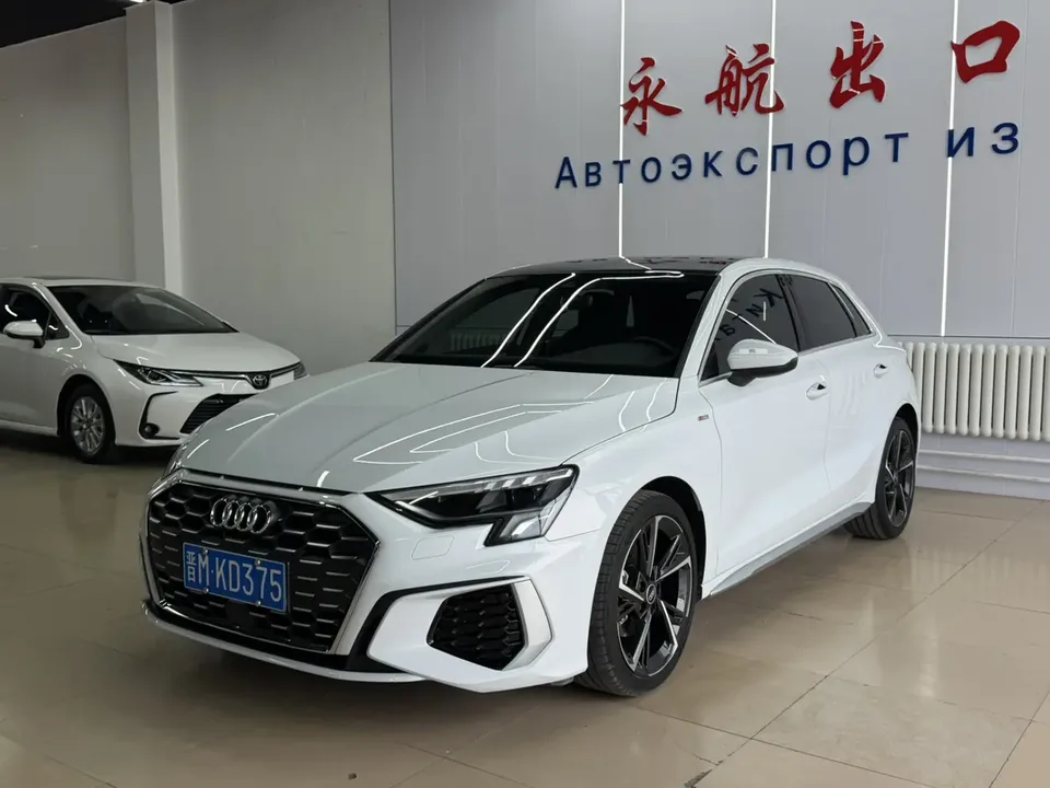 Audi A3 Sportback 35 TFSI stylish and sporty 2023 — фото 1, купить с доставкой в Москву