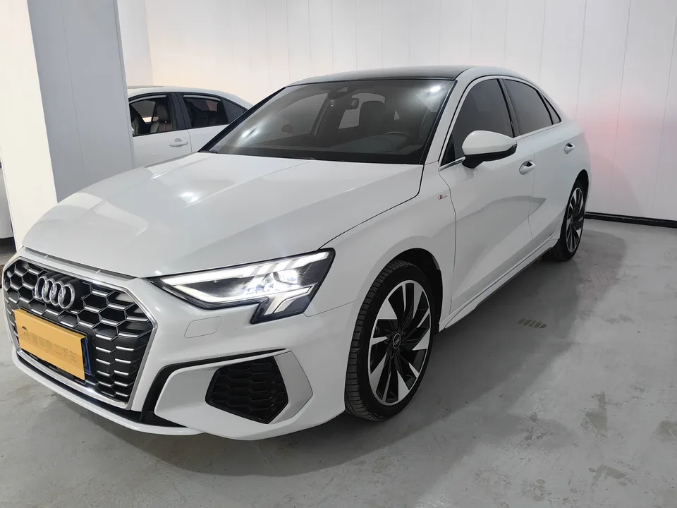 Audi A3 A3L Limousine 35 TFSI Fashion Sports 2023 — фото 1, купить с доставкой в Москву