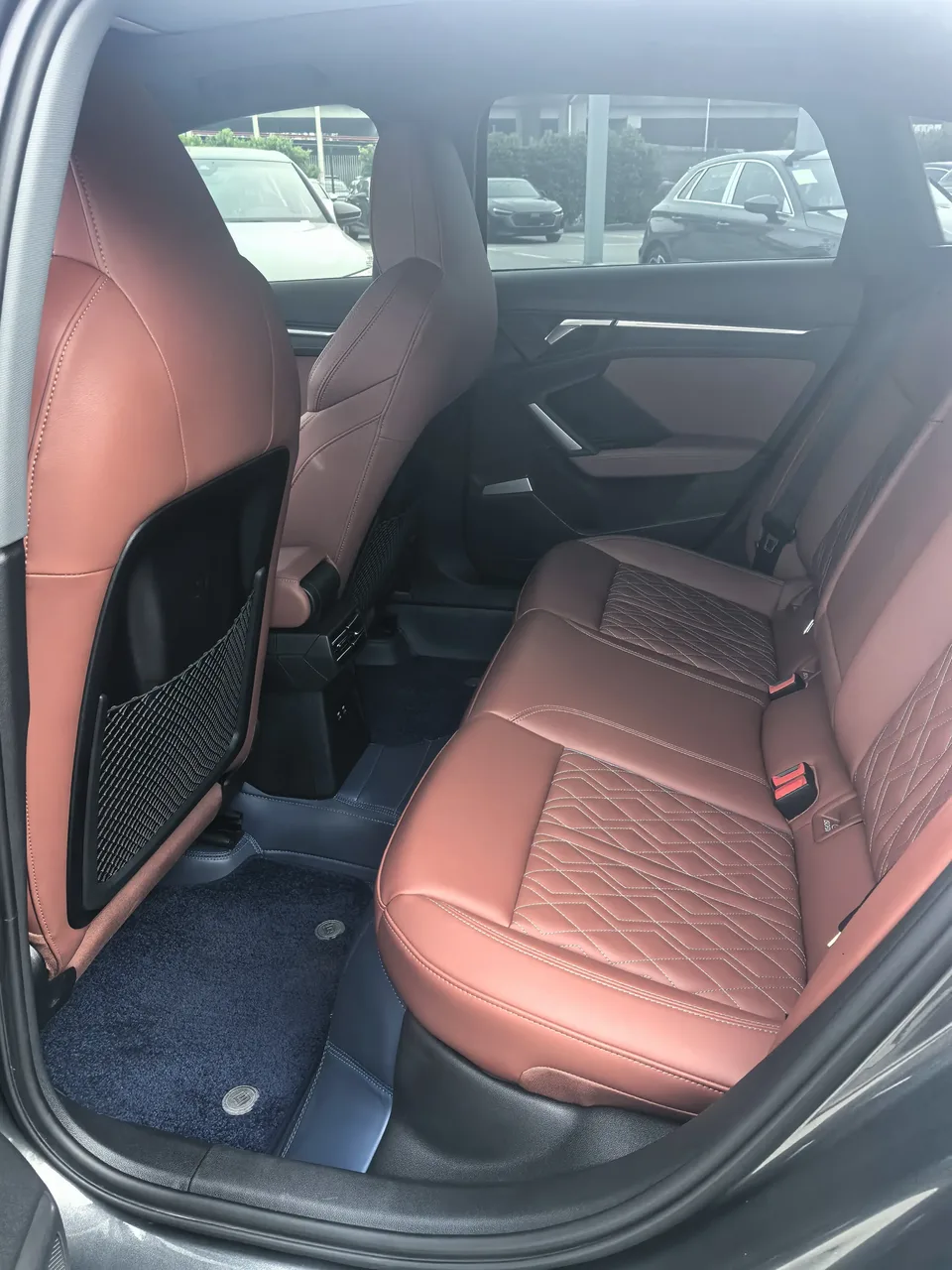 Audi A3 Audi A3 2025 Sportback 35 TFSI Flying Spur Premium Edition 2024 — миниатюра 3