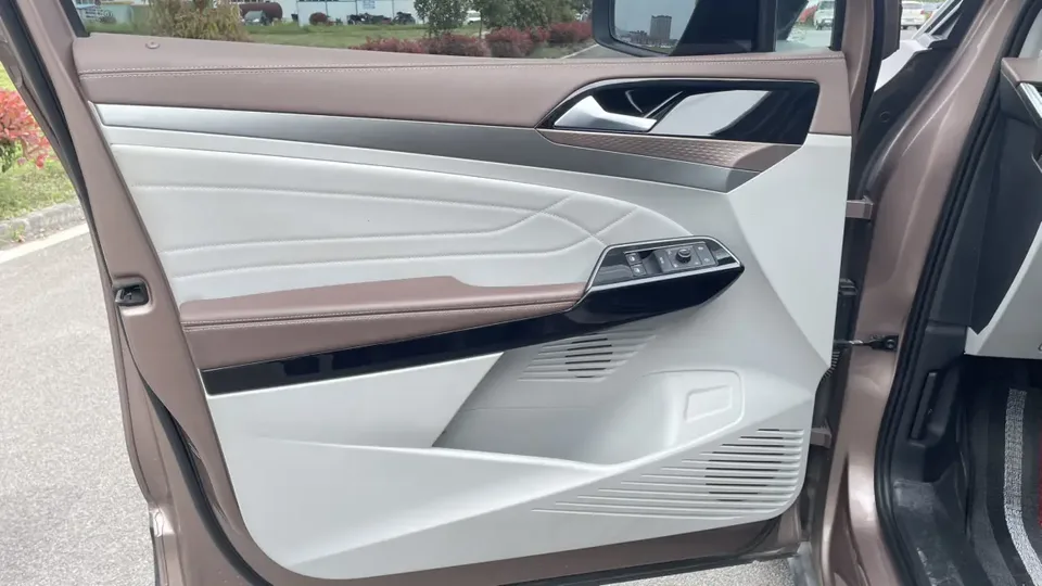 Volkswagen ID.6 X pure version 2022 — миниатюра 3