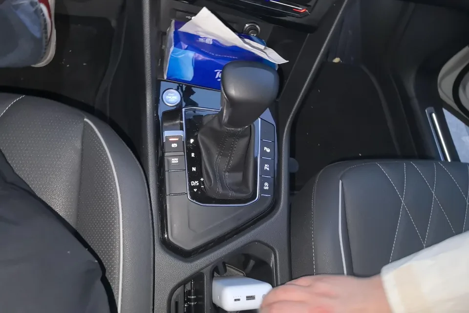 Volkswagen Tiguan L Tiguan L 2023 330TSI 2WD R-Line Enjoy Edition 2022 — миниатюра 3