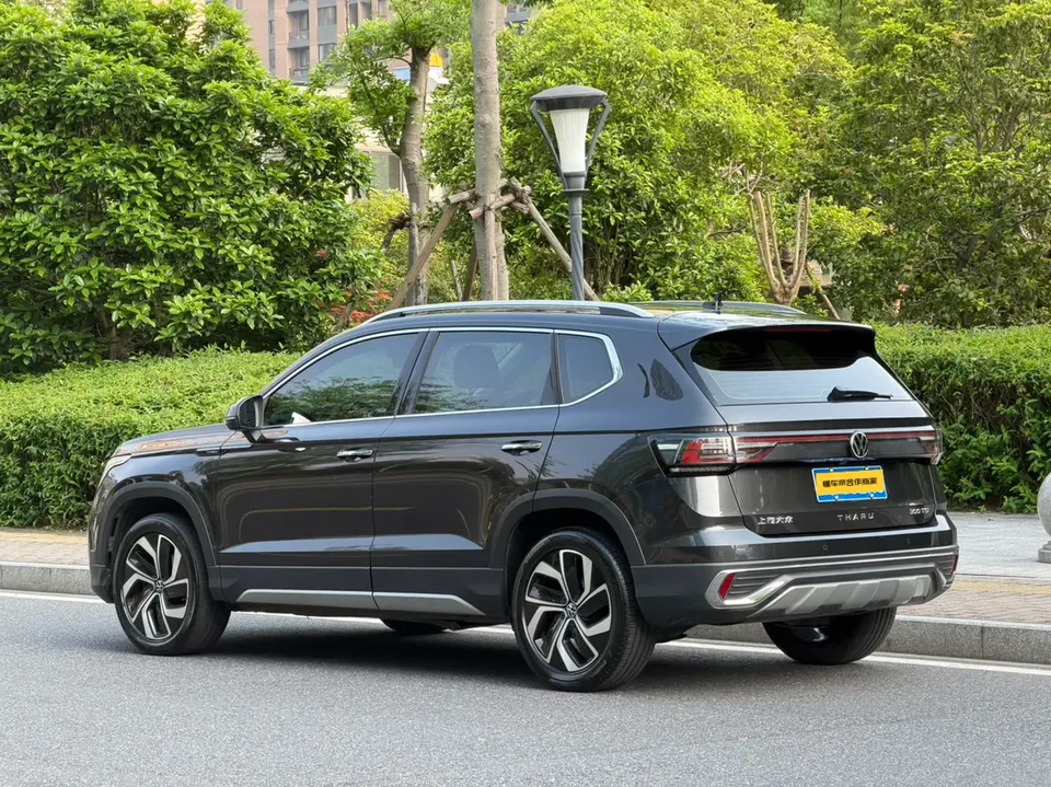 Volkswagen Tharu 300TSI 2WD Full Moon Edition 2023 — миниатюра 2