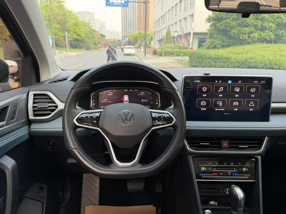 Volkswagen Tharu 300TSI 2WD Full Moon Edition 2023 — миниатюра 3