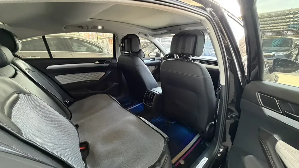 Volkswagen Magotan Magotan 2023 2 million commemorative edition 330TSI DSG luxury model 2023 — миниатюра 3