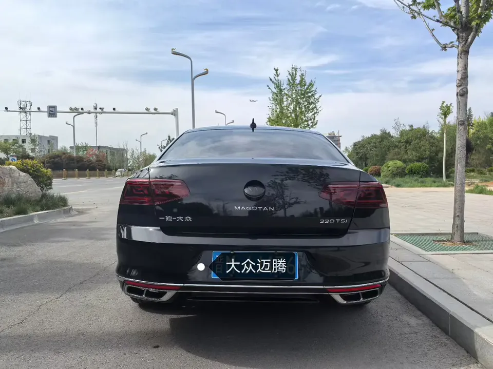 Volkswagen Magotan Magotan 2023 2 million commemorative edition 330TSI DSG luxury model 2023 — миниатюра 4