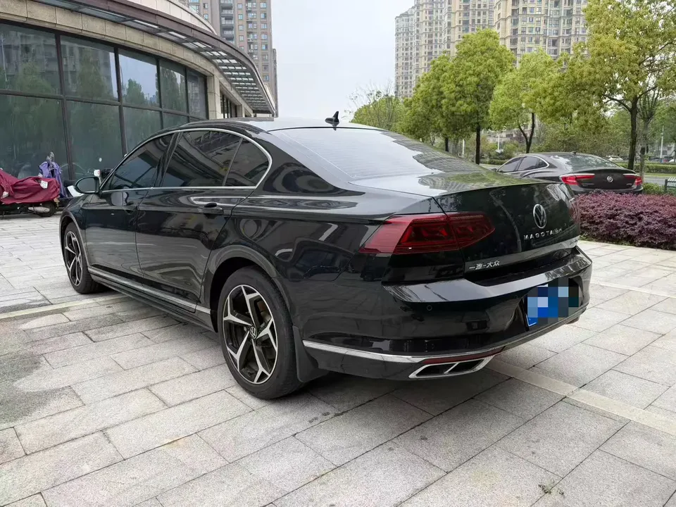 Volkswagen Magotan Magotan 2023 2 million commemorative edition 330TSI DSG luxury model 2023 — миниатюра 2