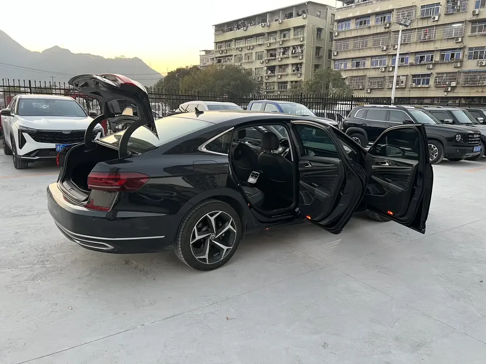 Volkswagen Passat Passat 2022 330TSI Elite Edition 2023 — миниатюра 4