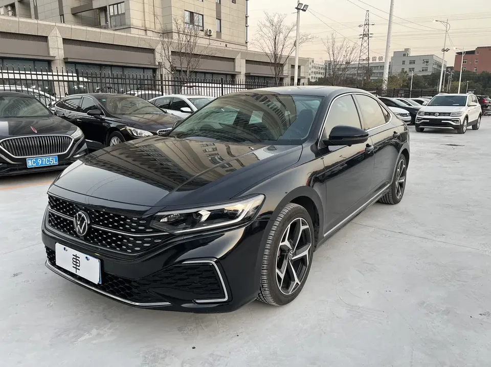 Volkswagen Passat 2023