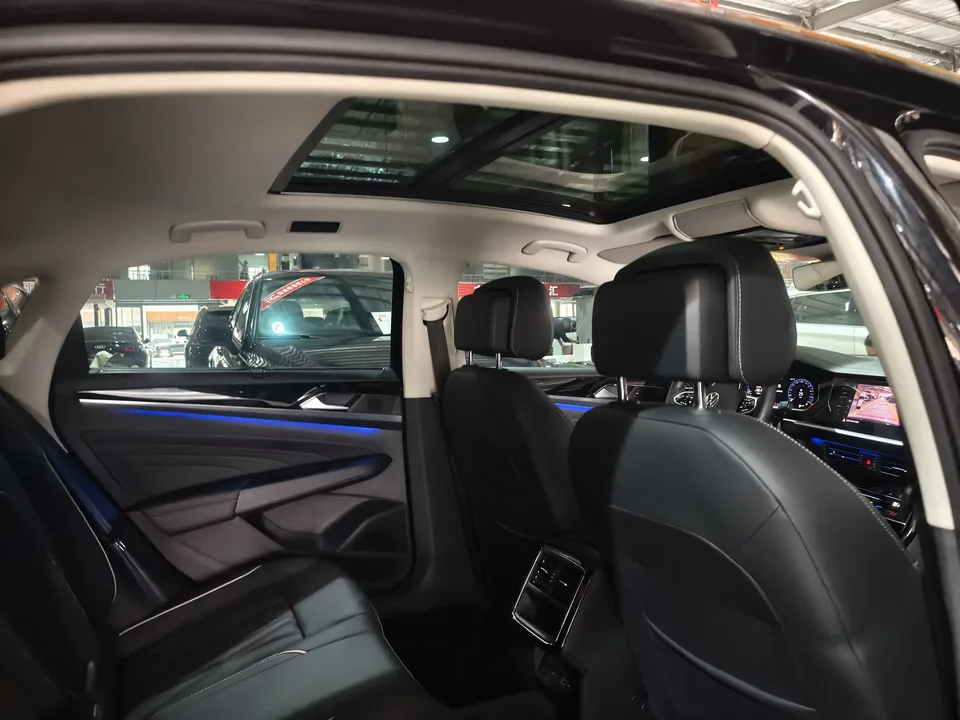 Volkswagen Passat Passat 2022 330TSI Starry Sky Deluxe Edition 2022 — миниатюра 5