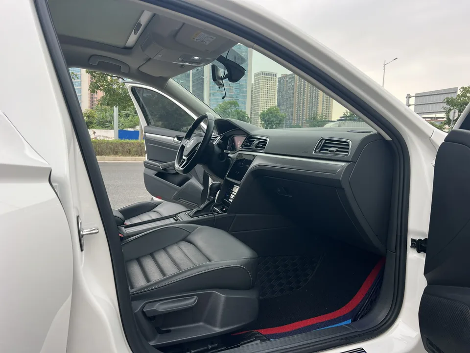 Volkswagen Lamando Lingdu 2021 facelift 280TSI DSG comfort version 2022 — thumbnail 3