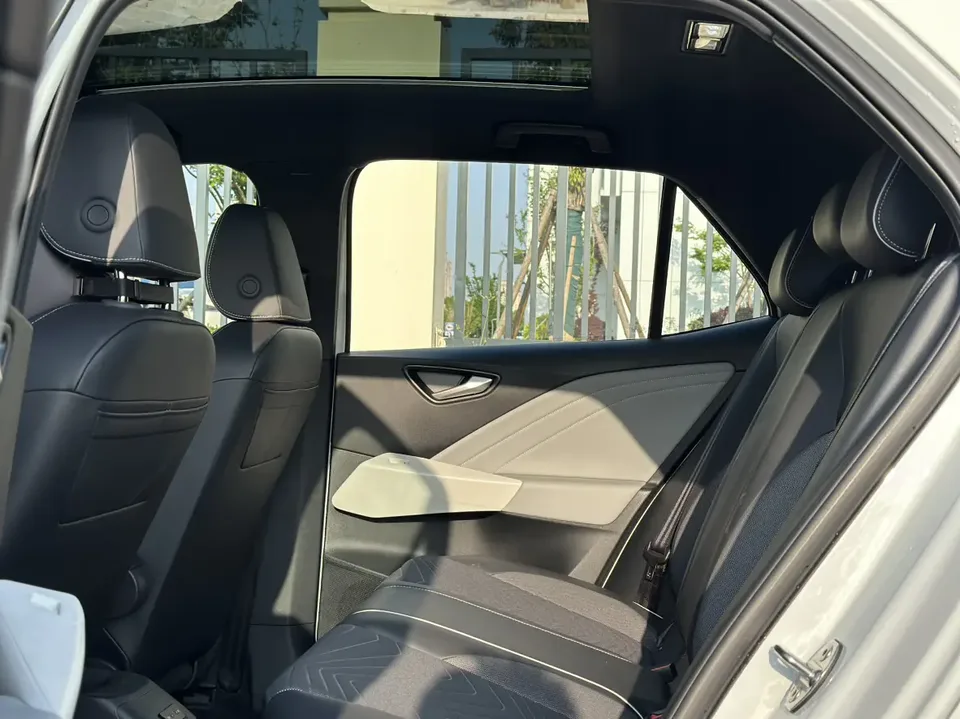 Volkswagen ID.3 Outstanding Edition 2024 — миниатюра 4