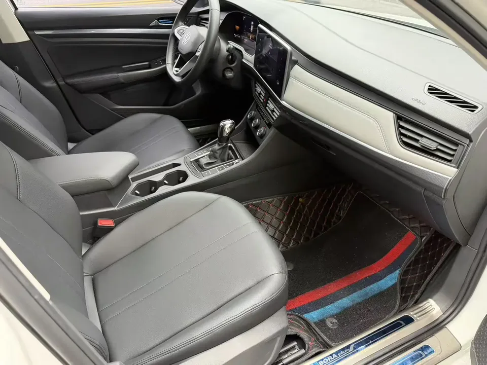 Volkswagen Bora Bora 2023 200TSI DSG Joy Edition 2023 — миниатюра 3
