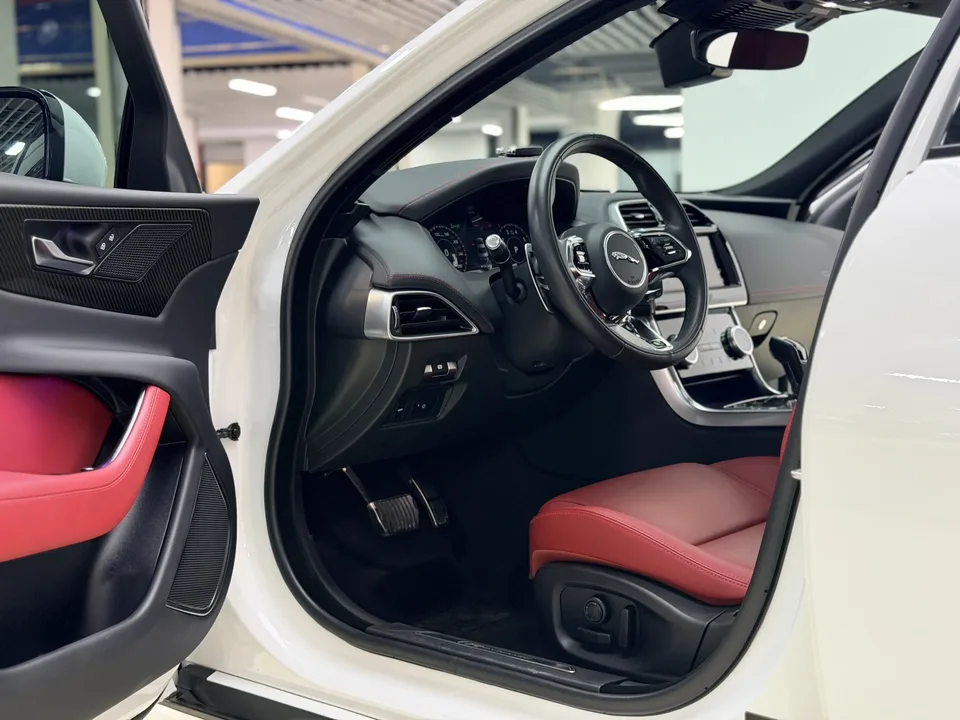Jaguar XEL 2.0T 250PS Black Sports Edition 2022 — миниатюра 5