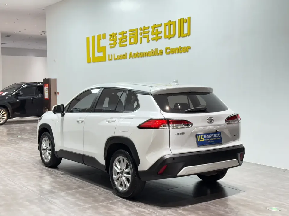 Toyota CorollaCross 2.0L Intelligent Electric Hybrid Dual Engine Pioneer Edition 2024 — миниатюра 2