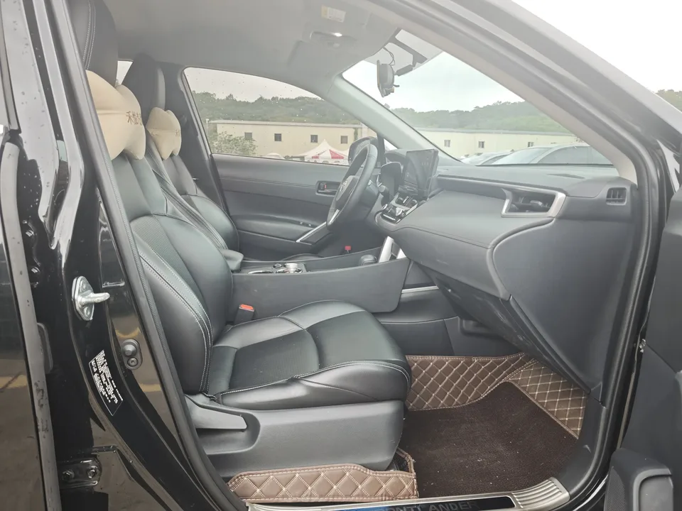 Toyota Frontlander 2.0L CVT Elite Edition 2024 — миниатюра 3