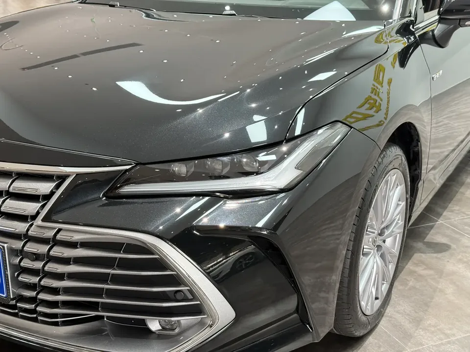 Toyota Avalon Intelligent Electric Hybrid 2.0L E-CVT Luxury Edition 2026 — миниатюра 3
