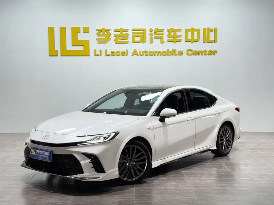 Toyota Camry 2025