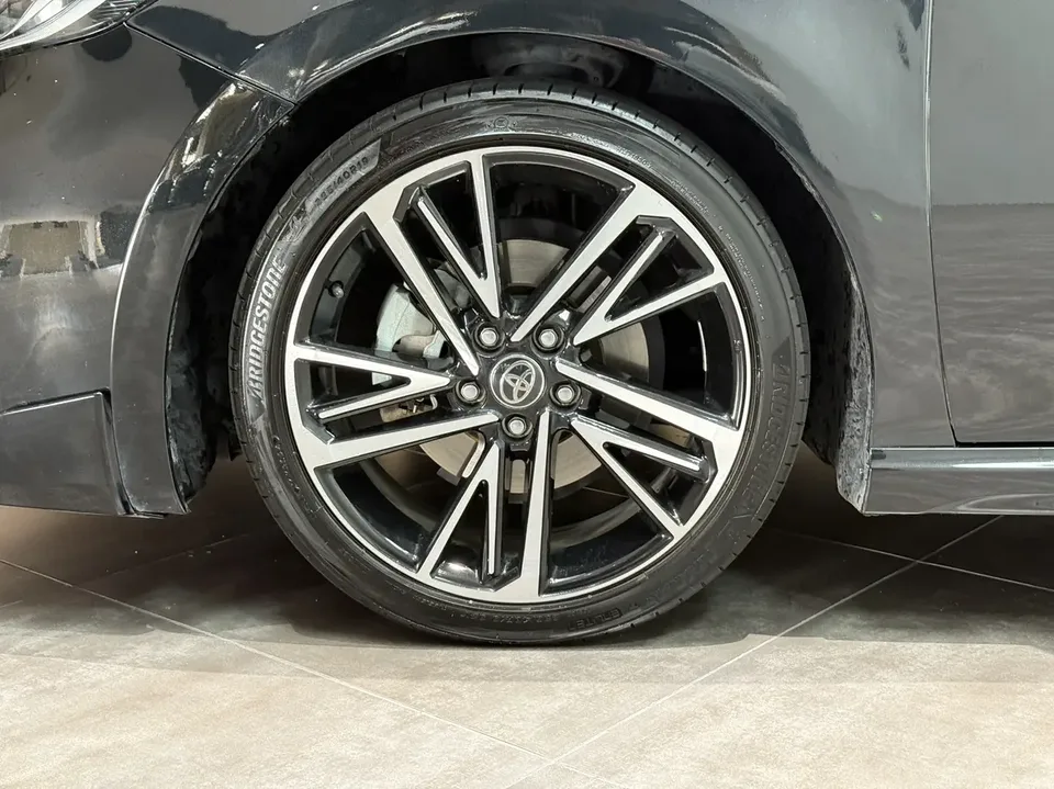 Toyota Camry Hybrid 2.0HS Sports Edition 2025 — миниатюра 3