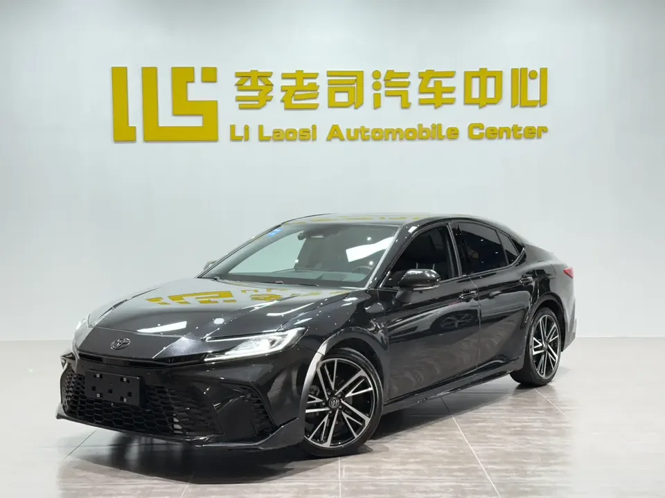 Toyota Camry 2025