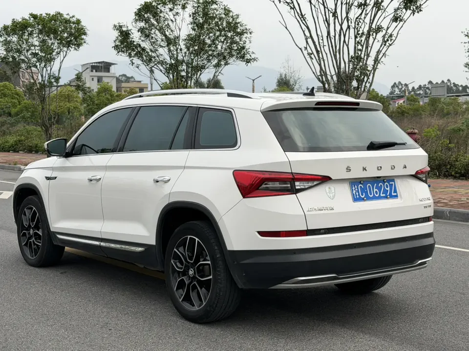 Skoda Kodiaq TSI330 5-seater two-wheel drive comfort version 2023 — миниатюра 4