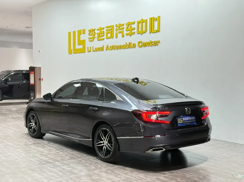 Honda Accord 2022 Accord 260TURBO Fantasy Night Premium Edition 2023 — миниатюра 2