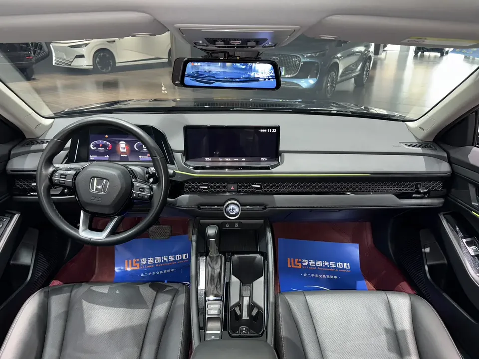 Honda Accord Accord 2025 Sharp T-Motion 260TURBO Premium Edition 2025 — миниатюра 5