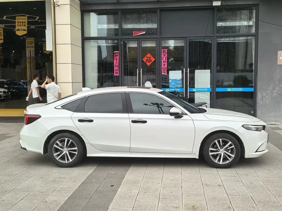 Honda Integra 240TURBO CVT Leading Edition 2023 — миниатюра 2