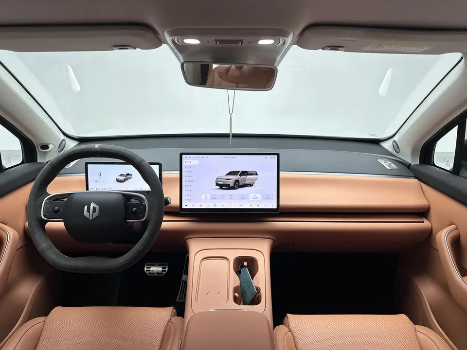 Leapmotor Zero running C10 Extended Range 210 Comfort Edition 2024 — миниатюра 5