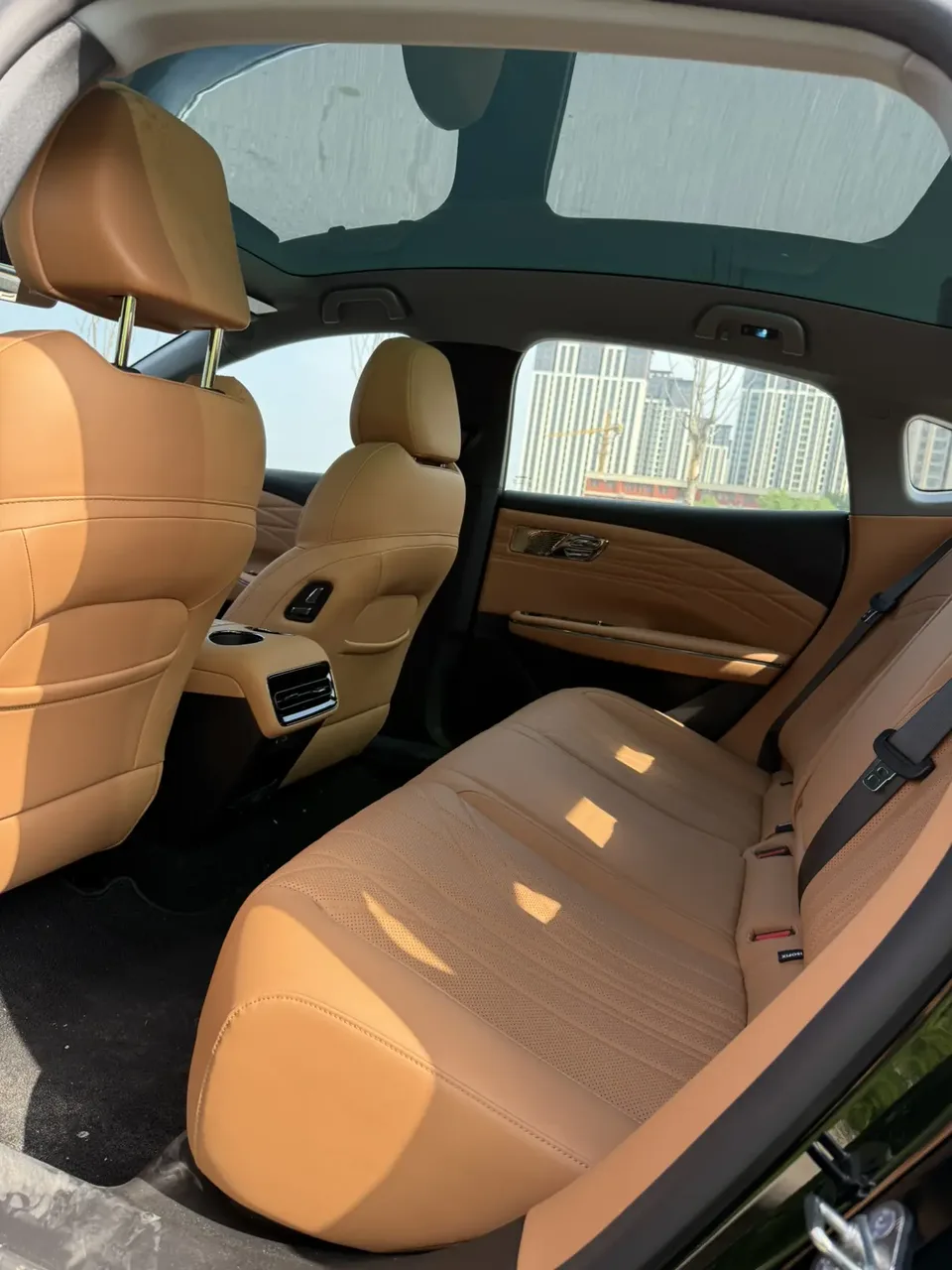 Geely Galaxy Star 8 PHEV 130km EM-i Premium Edition 2025 — миниатюра 3