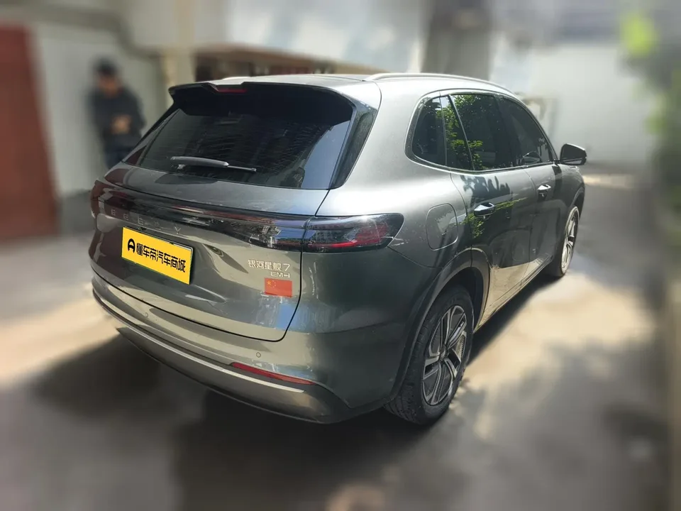 Geely Galaxy Starship 7 EM-i Galaxy Starship 7 EM-i 2025 120KM Exploration+ Edition 2024 — миниатюра 4