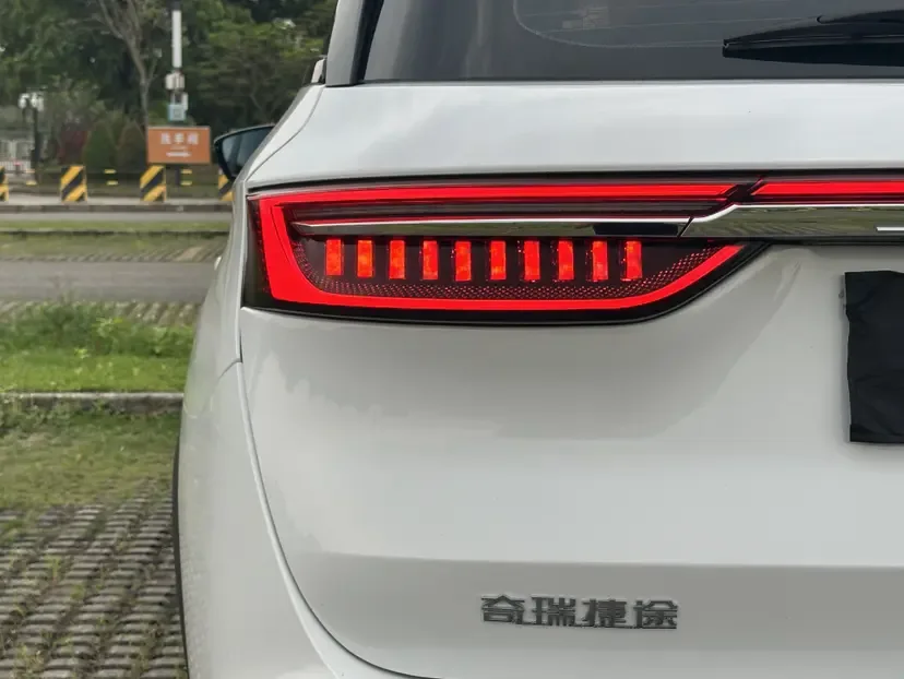 Jetour Jietu X90 Zilong 2.0T DCT Tiger Power Edition 6 Seaters 2023 — миниатюра 3