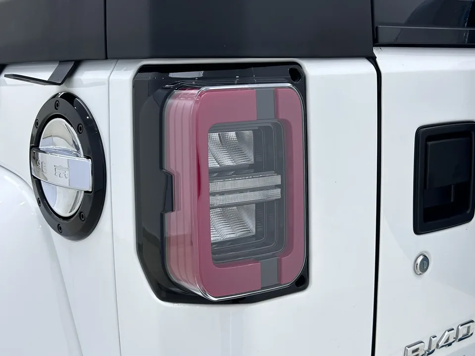 BAIC Beijing Off-road BJ40 Beijing Off-road BJ40 2023 2.0T Automatic 4WD City Hunter Edition Knight Edition 2023 — миниатюра 3
