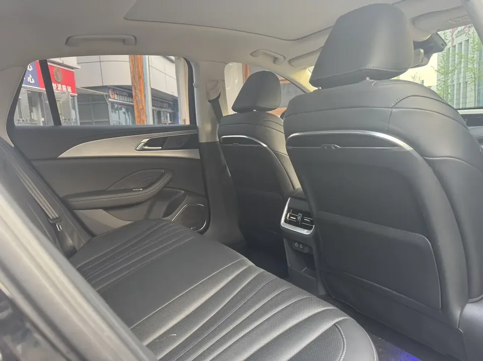 Hongqi H5 Hongqi H5 2024 1.5T DCT Zhilian Qiyun Edition 2024 — миниатюра 3
