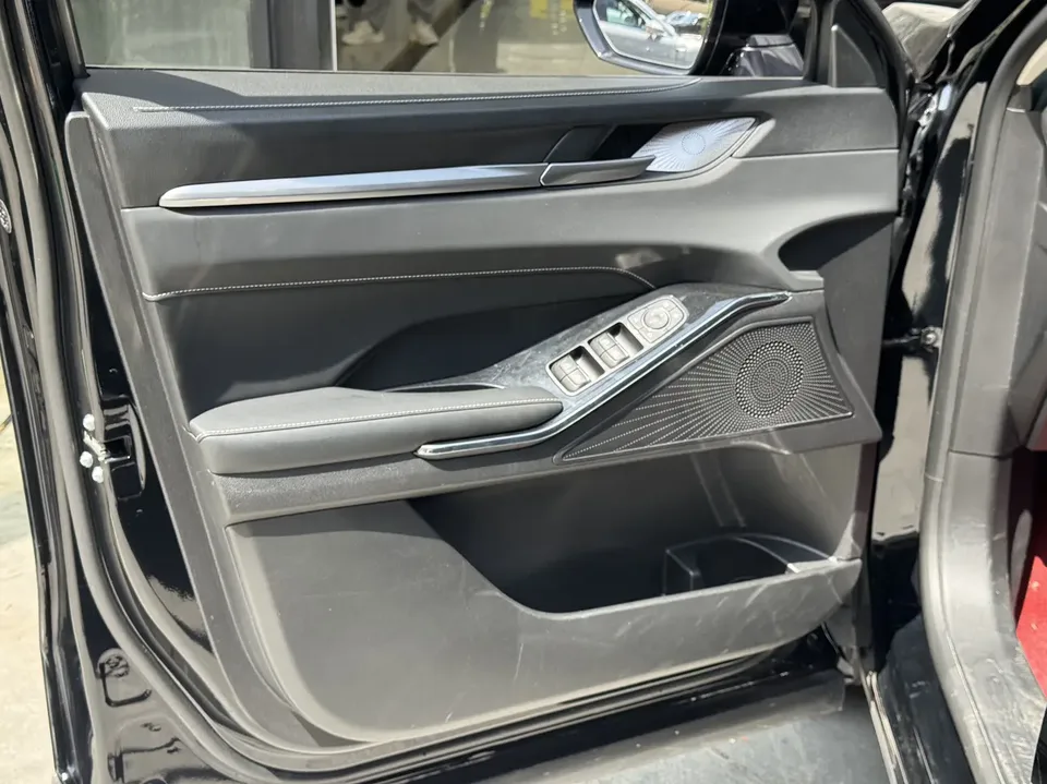 Haval H6 third generation 2.0T automatic two-wheel drive Max version 2022 — миниатюра 3
