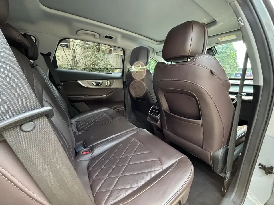 Chery Tiggo 8 PRO PHEV 1.5T DHT indulgent version 2024 — миниатюра 5