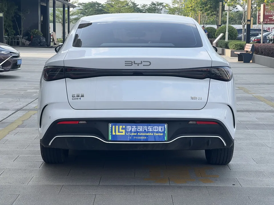 BYD Seal 06DM DM-i 80KM Luxury 2024 — миниатюра 4