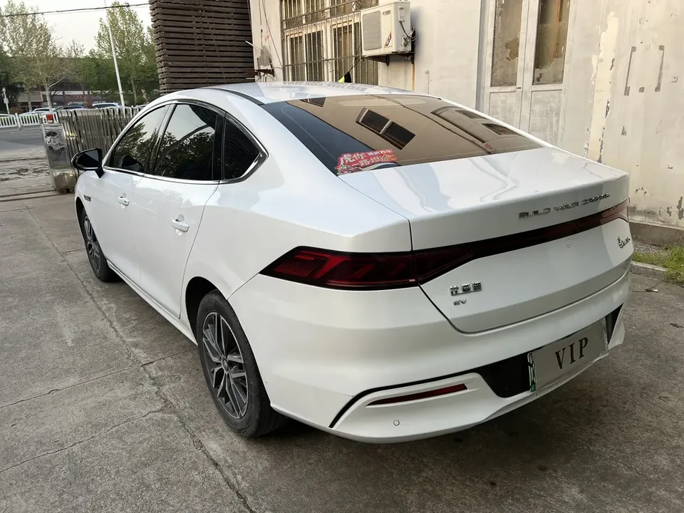 BYD Qin PLUS EV Intelligent Driving Edition 510KM Leading Edition 2025 — миниатюра 2