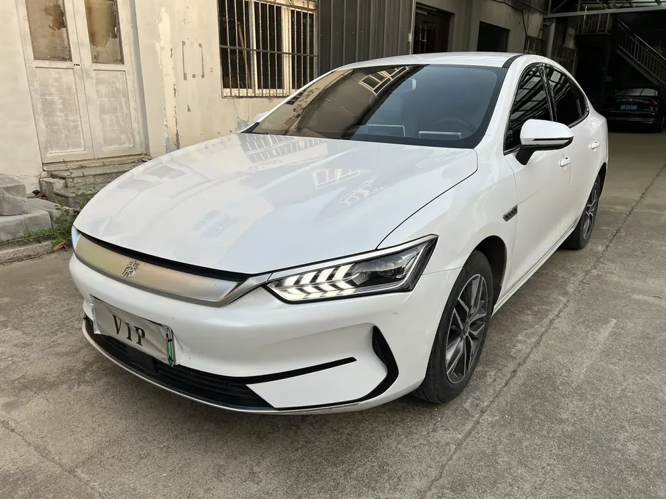 BYD Qin PLUS EV Intelligent Driving Edition 510KM Leading Edition 2025 — фото 1, купить с доставкой в Москву