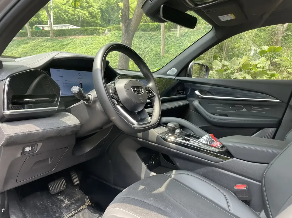 Geely Monjaro Xingyue L 2024 2.0TD High Power Automatic 2WD Skyline Edition 2024 — миниатюра 3