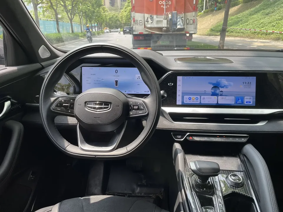 Geely Monjaro Xingyue L 2024 2.0TD High Power Automatic 2WD Skyline Edition 2024 — миниатюра 5
