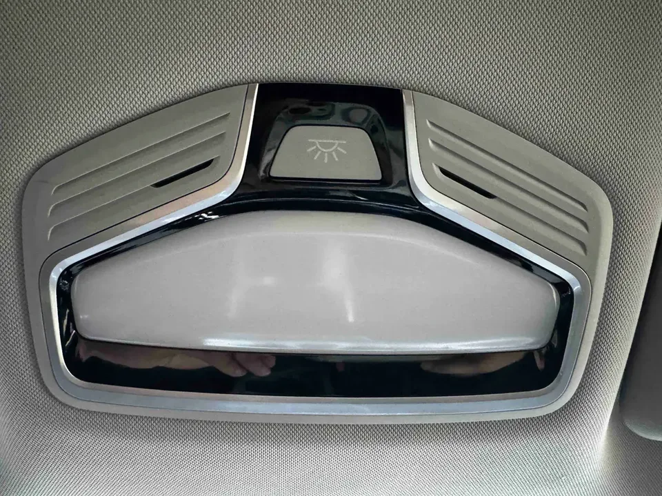 Geely Emgrand Emgrand 2022 4th Generation 1.5L CVT Premium Edition 2022 — миниатюра 3