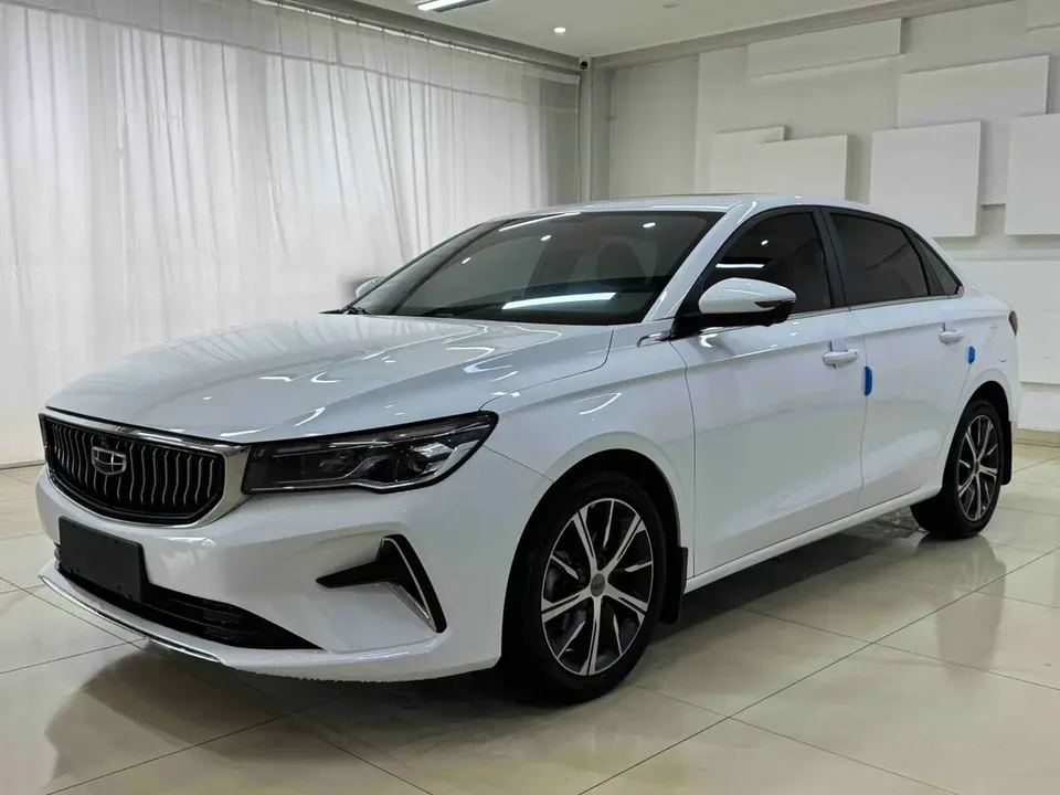Geely Emgrand 2022